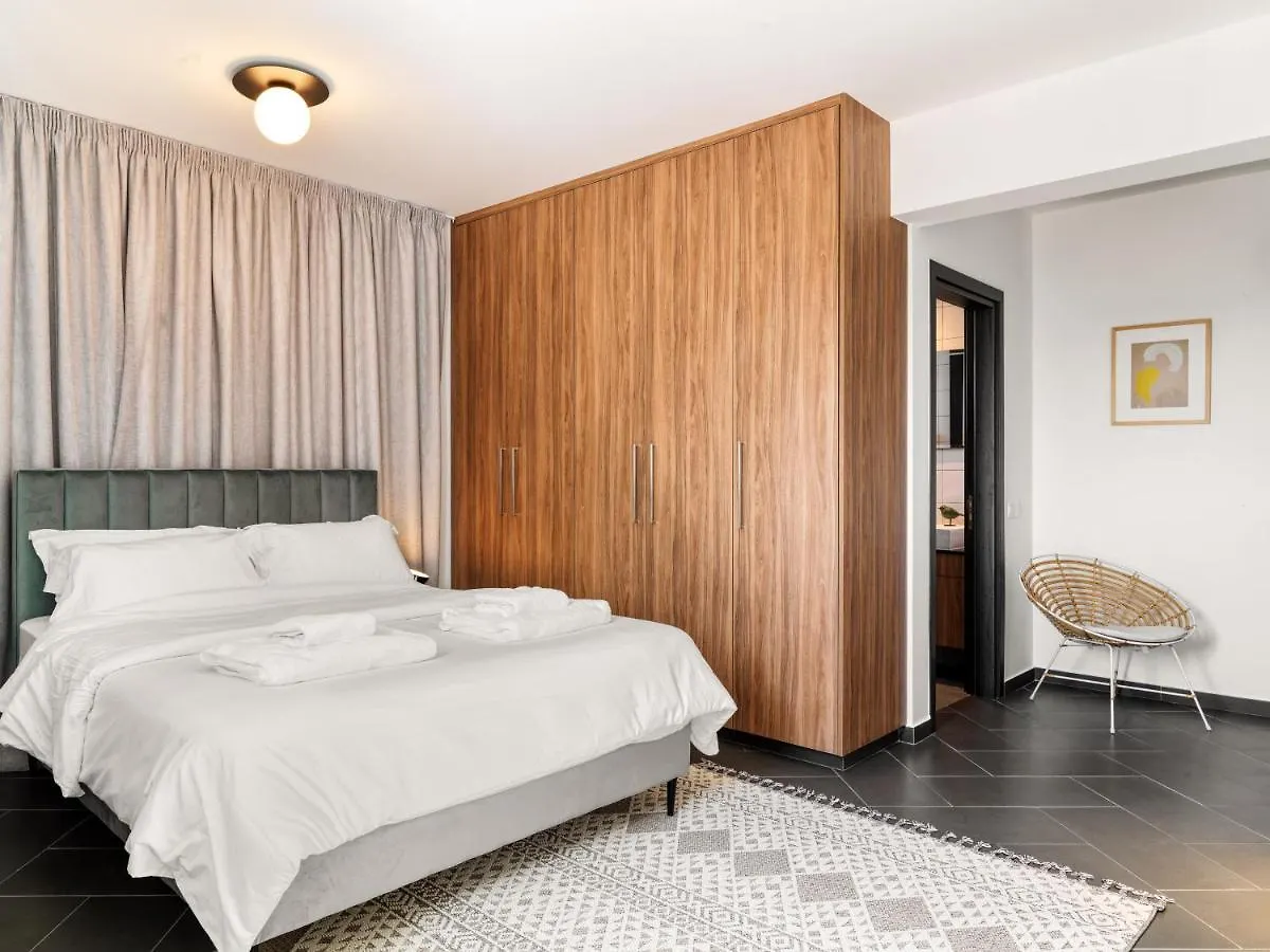 Liv Urban Suites Larnaca 4*,